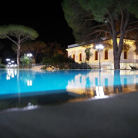 Le Scuderie Di Villa Ravenna Sannicola Exteriör bild