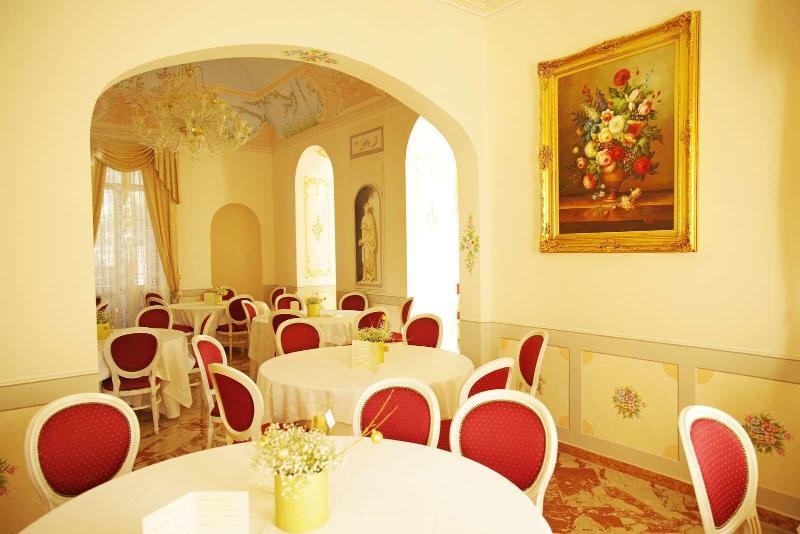 Le Scuderie Di Villa Ravenna Sannicola Exteriör bild