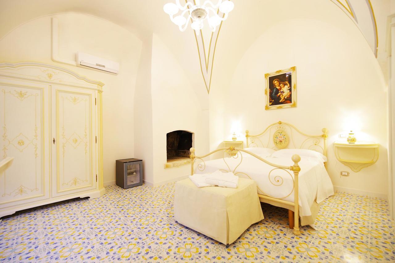 Le Scuderie Di Villa Ravenna Sannicola Exteriör bild